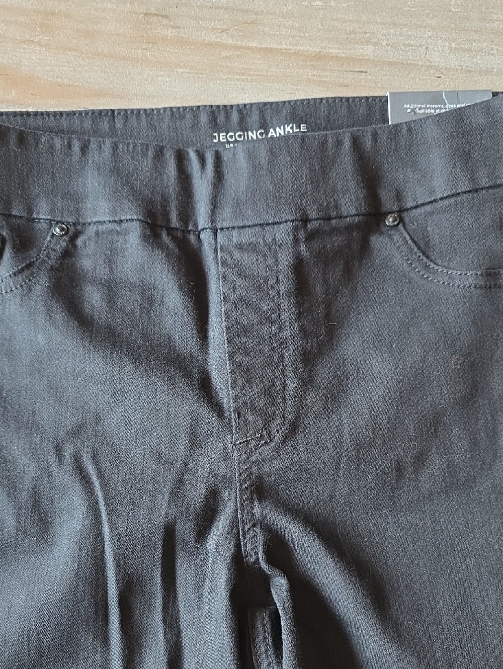 Chico's Black Jegging Ankle Pants - Picture 4 of 9